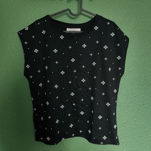 NWT LOFT GEO WEDGE EMBROIDERED TEE IN BLACK SIZE EXTRA SMALL